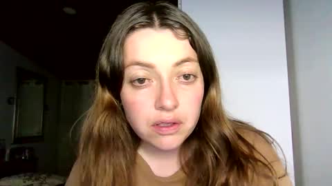 Snapshot of ezlngirl chatting on 04-21-26, 02:51 Aimee online show from 04-21-26, 02:51