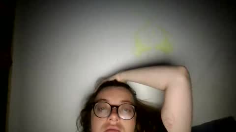 Snapshot of ezlngirl chatting on 05-13-26, 08:01 Aimee online show from 05-13-26, 08:01