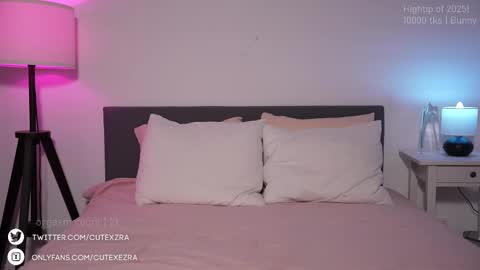 Snapshot of ezra chatting on 02-27-25, 09:58 Ezra online show from 02-27-25, 09:58