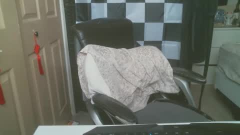 Ezra Naamah online show from 03-06-25, 09:42