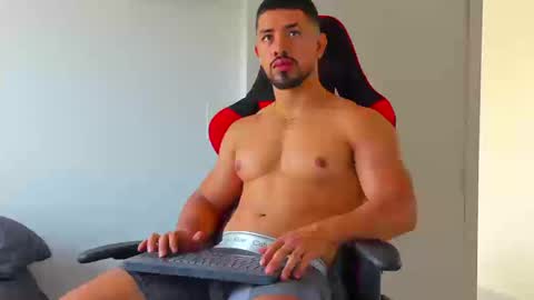 Ezzio Scolaro online show from 09-13-25, 01:22