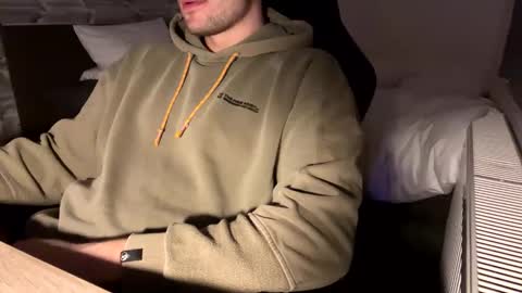 Snapshot of fabian_196 chatting on 12-02-24, 08:33 Call me bitch online show from 12-02-24, 08:33