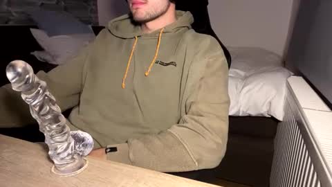 Snapshot of fabian_196 chatting on 12-05-24, 07:49 Call me bitch online show from 12-05-24, 07:49