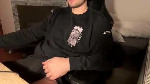 Snapshot of fabian_196 chatting on 12-06-24, 04:17 Call me bitch online show from 12-06-24, 04:17