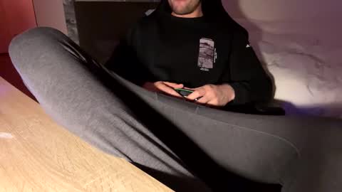 Snapshot of fabian_196 chatting on 12-06-24, 08:29 Call me bitch online show from 12-06-24, 08:29