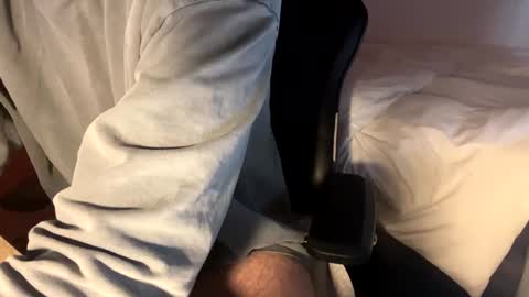 Snapshot of fabian_196 chatting on 01-01-25, 10:32 Call me bitch online show from 01-01-25, 10:32