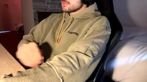 Snapshot of fabian_196 chatting on 01-05-25, 11:26 Call me bitch online show from 01-05-25, 11:26