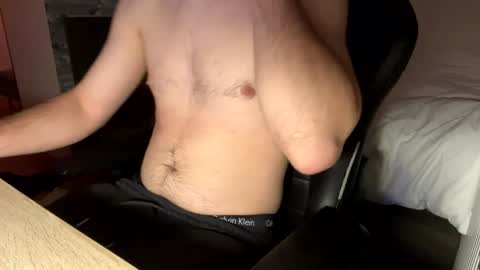 Snapshot of fabian_196 chatting on 01-08-25, 04:22 Call me bitch online show from 01-08-25, 04:22