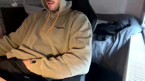 Snapshot of fabian_196 chatting on 01-19-25, 01:44 Call me bitch online show from 01-19-25, 01:44