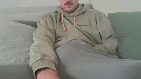 Snapshot of fabian_196 chatting on 09-28-25, 08:52 Call me bitch online show from 09-28-25, 08:52