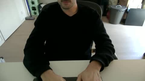 Snapshot of fabian_196 chatting on 11-23-25, 10:26 Call me bitch online show from 11-23-25, 10:26