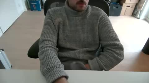 Snapshot of fabian_196 chatting on 12-02-25, 01:05 Call me bitch online show from 12-02-25, 01:05