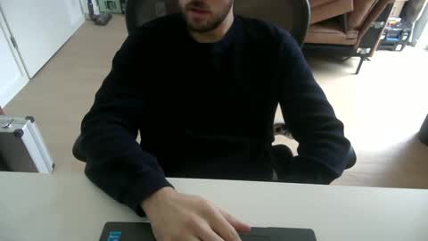 Snapshot of fabian_196 chatting on 12-17-25, 11:05 Call me bitch online show from 12-17-25, 11:05