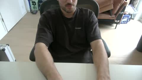 Snapshot of fabian_196 chatting on 12-22-25, 12:02 Call me bitch online show from 12-22-25, 12:02