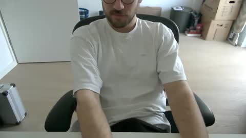 Snapshot of fabian_196 chatting on 03-06-26, 07:16 Call me bitch online show from 03-06-26, 07:16