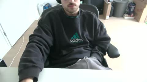 Snapshot of fabian_196 chatting on 03-25-26, 03:40 Call me bitch online show from 03-25-26, 03:40