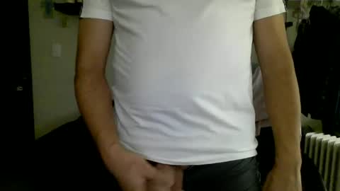 Snapshot of fabianbartolo chatting on 06-15-26, 11:29 Fabian Bartolo online show from 06-15-26, 11:29