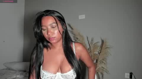 Snapshot of fabianna_laraa chatting on 06-15-26, 03:53 Thianna online show from 06-15-26, 03:53