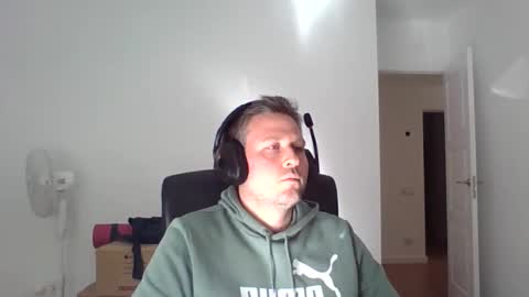 Snapshot of faer_087 chatting on 10-31-25, 01:23 faer_087 online show from 10-31-25, 01:23