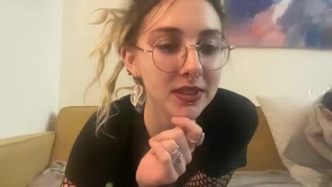 Snapshot of faexoxoxo chatting on 10-04-25, 12:41 Fae online show from 10-04-25, 12:41