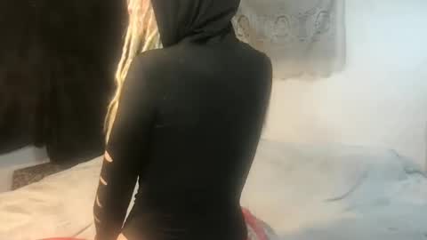 Snapshot of faexoxoxo chatting on 10-28-25, 07:12 Fae online show from 10-28-25, 07:12