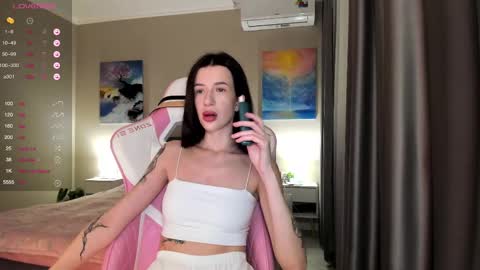 Snapshot of fairy_bloomix chatting on 01-08-25, 05:48 Bloom online show from 01-08-25, 05:48