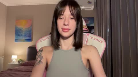 Snapshot of fairy_bloomix chatting on 10-02-25, 01:18 Bloom online show from 10-02-25, 01:18