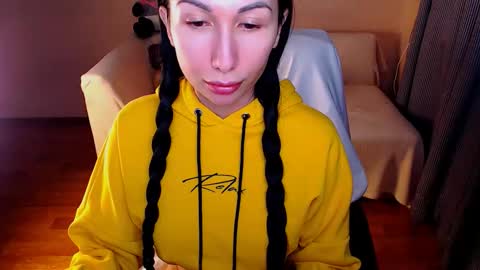 Snapshot of fairy_elli_hot chatting on 10-10-25, 02:49 Elli online show from 10-10-25, 02:49