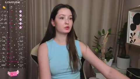 Snapshot of fairy_m00n chatting on 10-01-25, 04:02 Kate online show from 10-01-25, 04:02