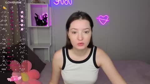 Snapshot of fairy_m00n chatting on 10-13-25, 12:32 Kate online show from 10-13-25, 12:32