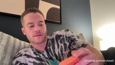 Travis online show from 11-09-25, 07:39