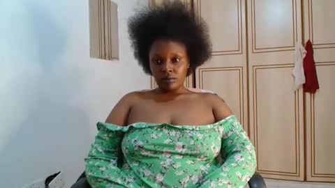 Snapshot of faithokoyo480 chatting on 05-08-26, 08:03 raysa4421 online show from 05-08-26, 08:03