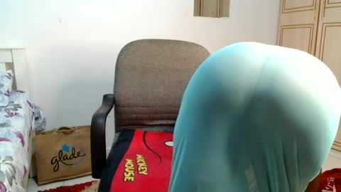 Snapshot of faithokoyo480 chatting on 06-14-26, 06:15 raysa4421 online show from 06-14-26, 06:15