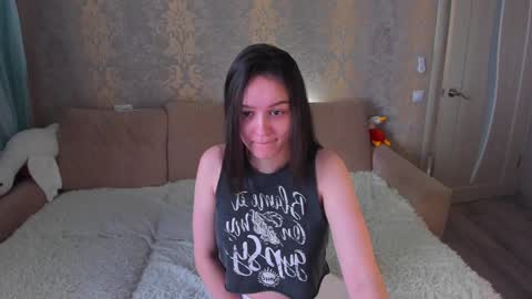 Snapshot of falcon_baby chatting on 01-24-25, 09:06 falcon baby online show from 01-24-25, 09:06