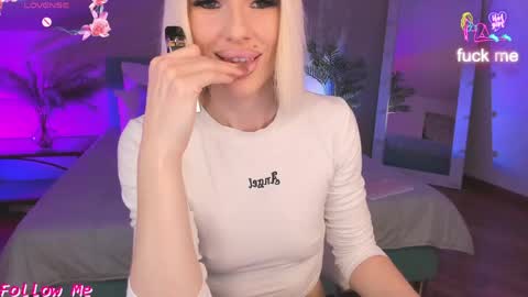 Lana online show from 04-20-26, 09:05