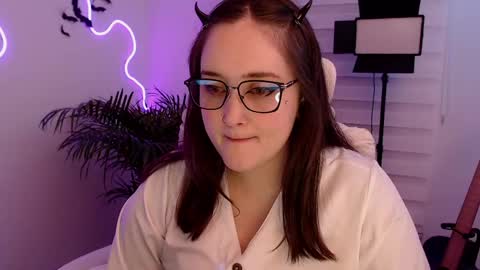 Snapshot of fallenag__ chatting on 05-13-26, 10:17 OF fallenag 1 online show from 05-13-26, 10:17