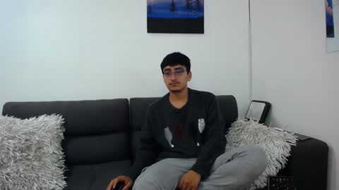 Snapshot of fallgays chatting on 01-16-25, 02:51 FallGays online show from 01-16-25, 02:51