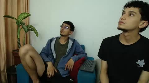 Snapshot of fallgays chatting on 04-28-26, 03:44 FallGays online show from 04-28-26, 03:44