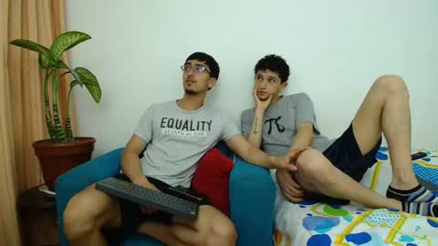 Snapshot of fallgays chatting on 05-05-26, 01:35 FallGays online show from 05-05-26, 01:35