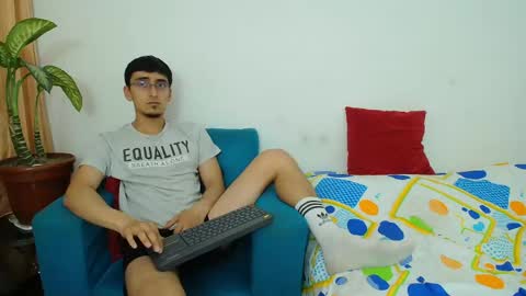 Snapshot of fallgays chatting on 05-11-26, 01:44 FallGays online show from 05-11-26, 01:44