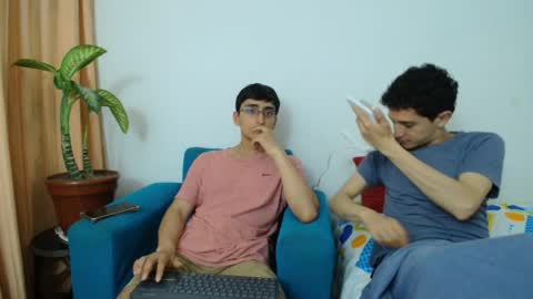 Snapshot of fallgays chatting on 05-19-26, 03:02 FallGays online show from 05-19-26, 03:02
