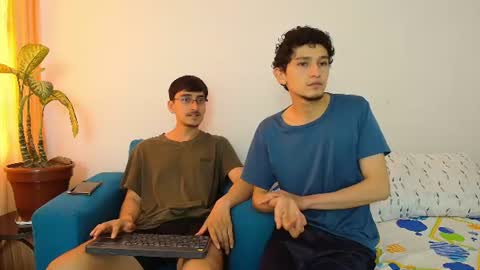 Snapshot of fallgays chatting on 06-14-26, 05:48 FallGays online show from 06-14-26, 05:48