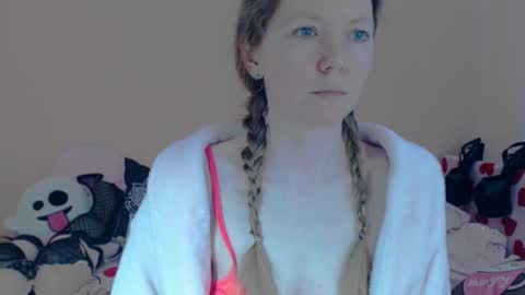 Snapshot of fanatka chatting on 03-08-26, 05:44 BUNNYGal online show from 03-08-26, 05:44