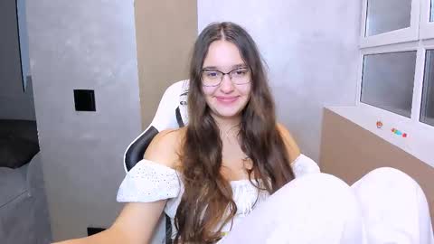 Snapshot of fancy_bunny chatting on 10-30-25, 01:23 fancy bunny online show from 10-30-25, 01:23