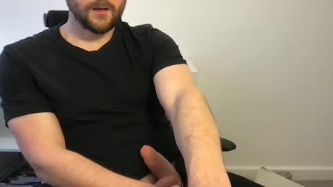 Snapshot of fantacyland chatting on 01-29-25, 01:07 Alex online show from 01-29-25, 01:07