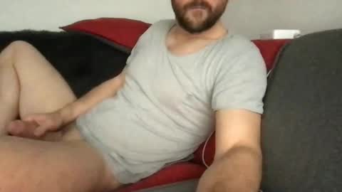 Snapshot of fantacyland chatting on 11-11-25, 01:33 Alex online show from 11-11-25, 01:33