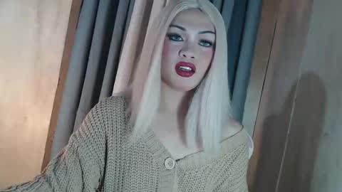 DANIELLA - DONT FORGET TO GIVE ME A THUMBSU UP online show from 04-13-26, 10:54