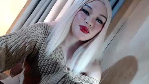 DANIELLA - DONT FORGET TO GIVE ME A THUMBSU UP online show from 06-20-26, 05:27