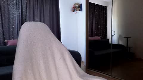 Snapshot of fantasymaria chatting on 06-15-26, 09:33 my name is Masha online show from 06-15-26, 09:33