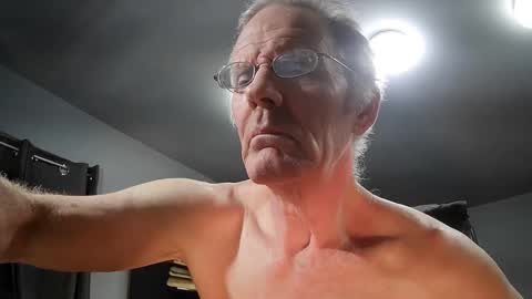 fantasyresort online show from 12-27-24, 04:26